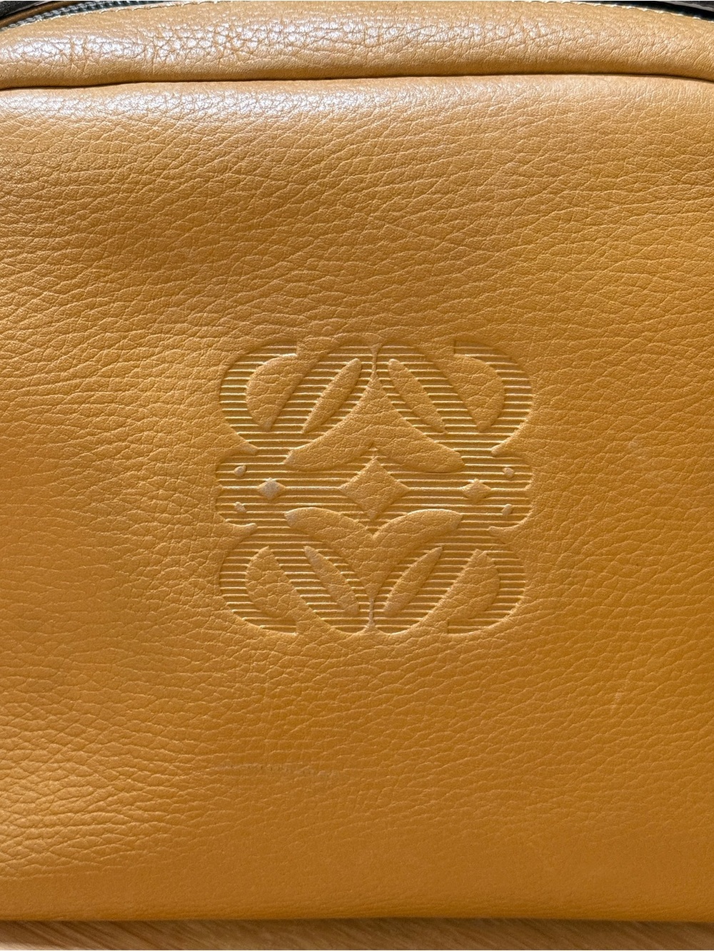 Loewe Vintage Anagram Embossed Camel Gold Leather Camera Shoulder Bag Amazona - Picture 2 of 10